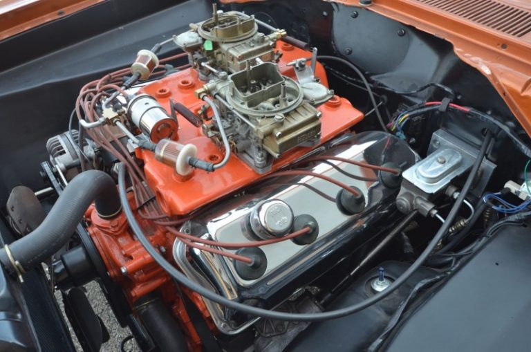 Chrysler 6 Cylinder Hemi Engine