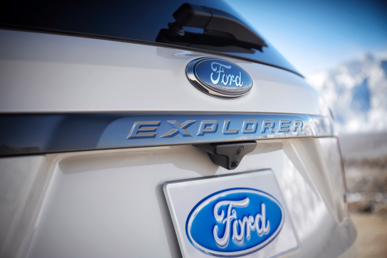 2017 Ford Explorer XLT Sport Appearance Package 3