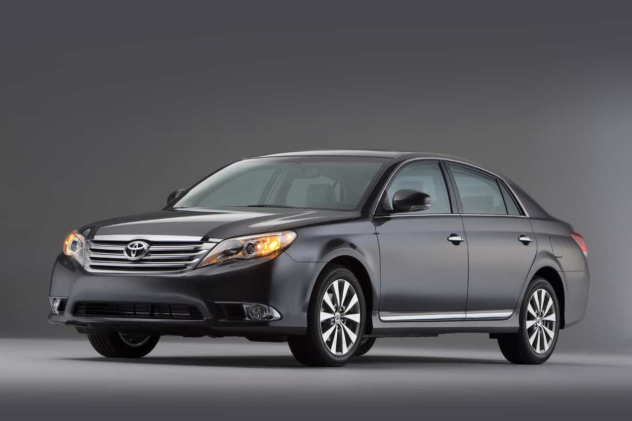 Our list of cheap luxury cars includes the 2011 Toyota Avalon