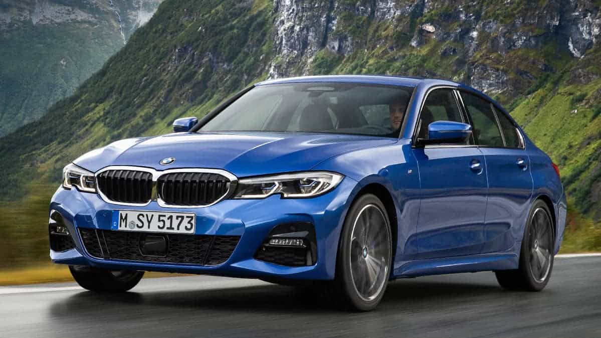All-new 2019 BMW 3 Series front 3/4 view