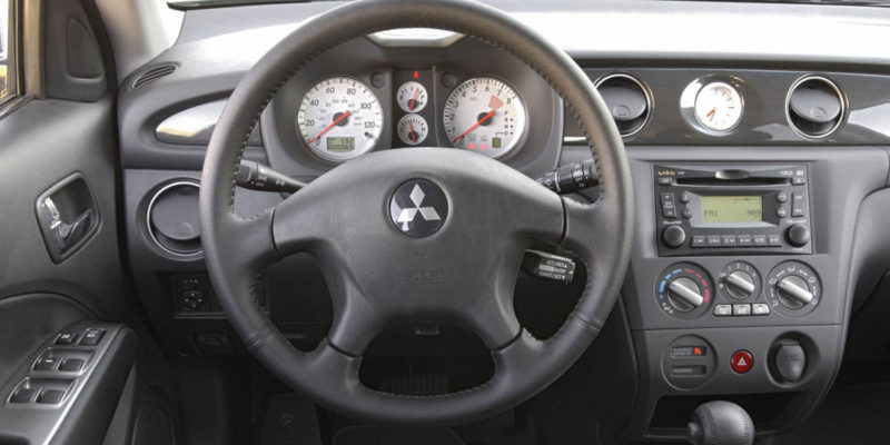 Mitsubishi Outlander Interior