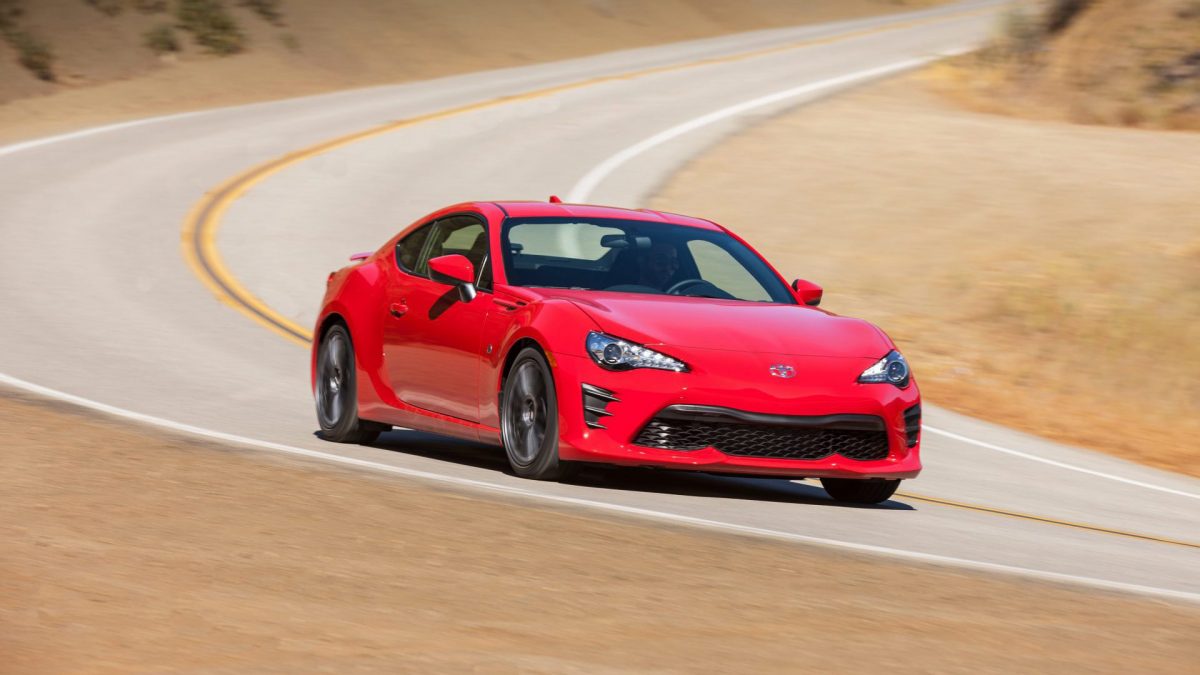 2019 Toyota Lineup - Toyota 86 front 3/4 view