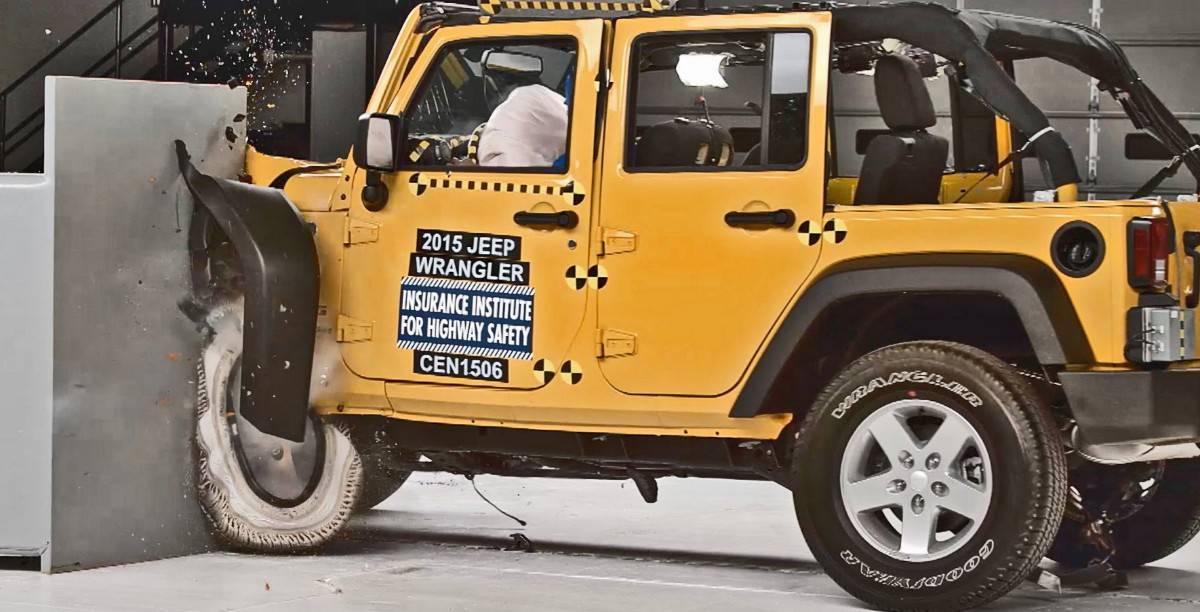 2015 Jeep Wrangler - crash test