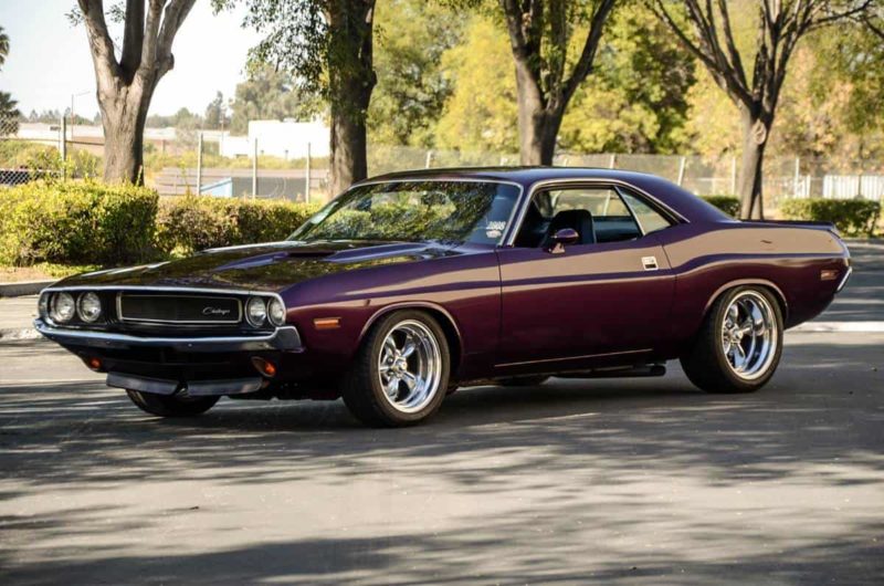 old-school muscle cars: 1970 Dodge Challenger