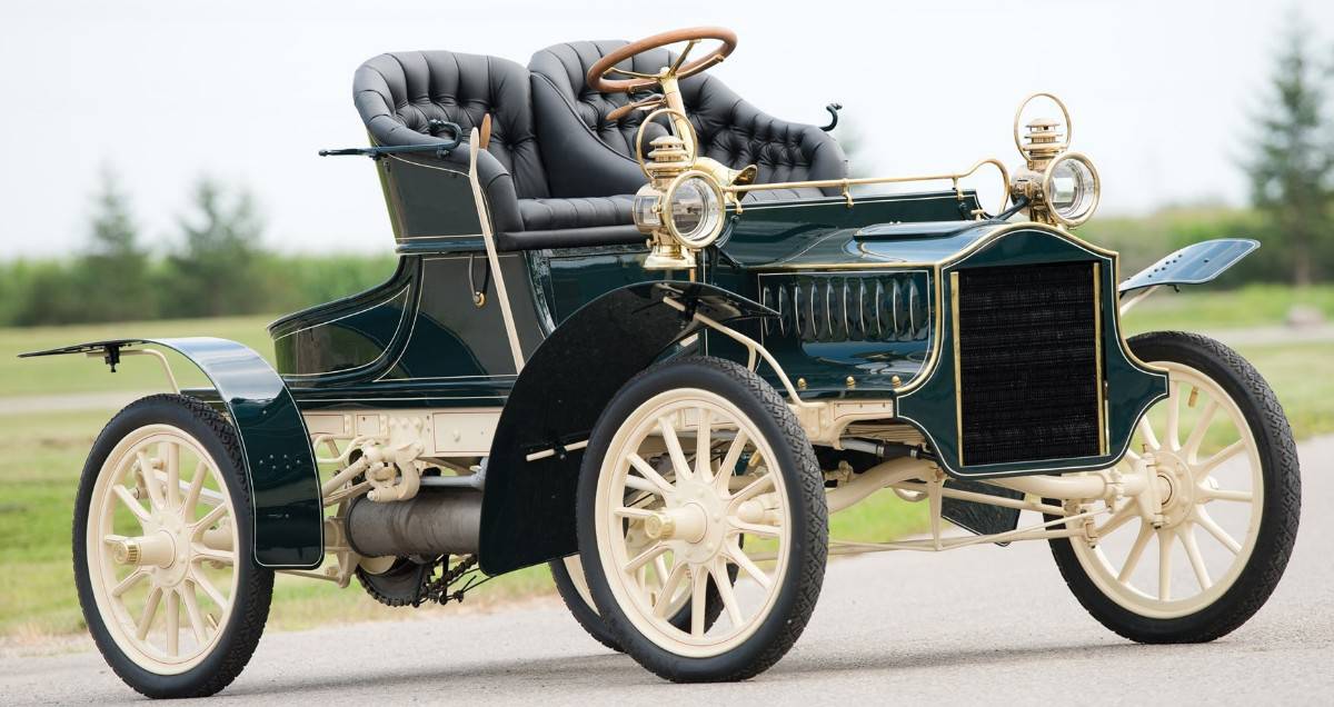 1905 Cadillac Model E Runabout - right front view