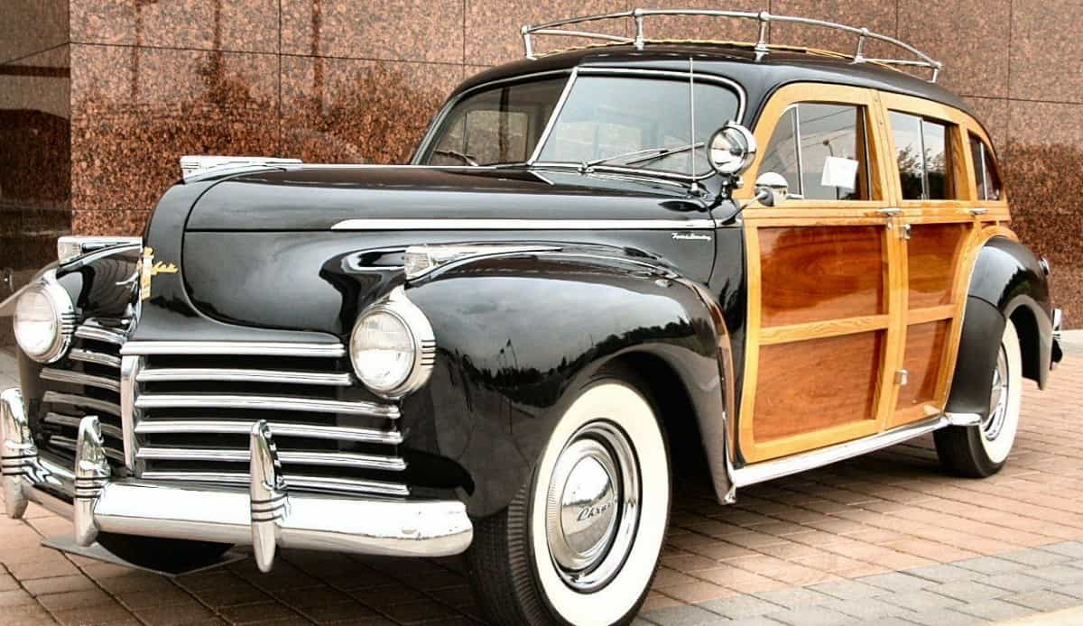 1941 Chrysler Town & Country - woody