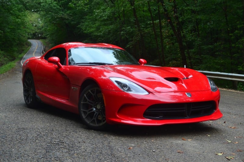 2015 Dodge Viper GT - right front view
