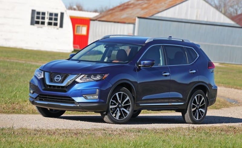 2018 Nissan Rogue SV - left front view