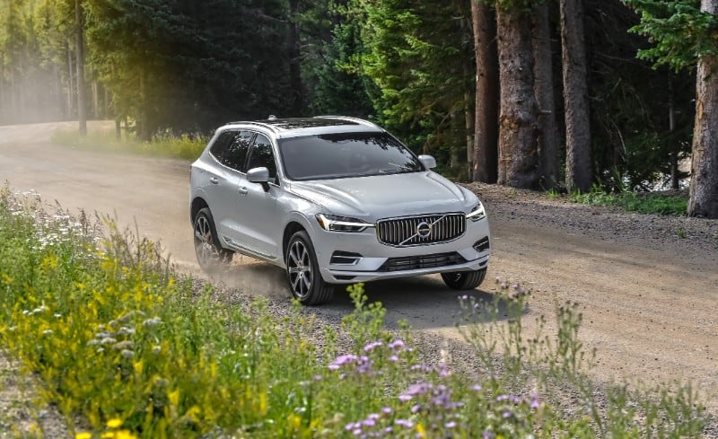 2018 Volvo XC90 T8 eAWD Plug-In Hybrid Excellence - right front view