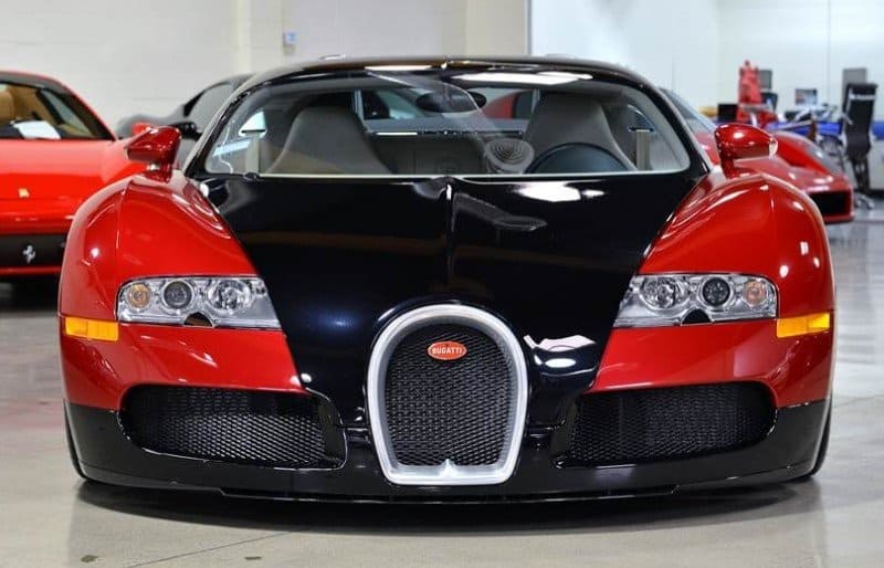 Bugatti Veyron - front view