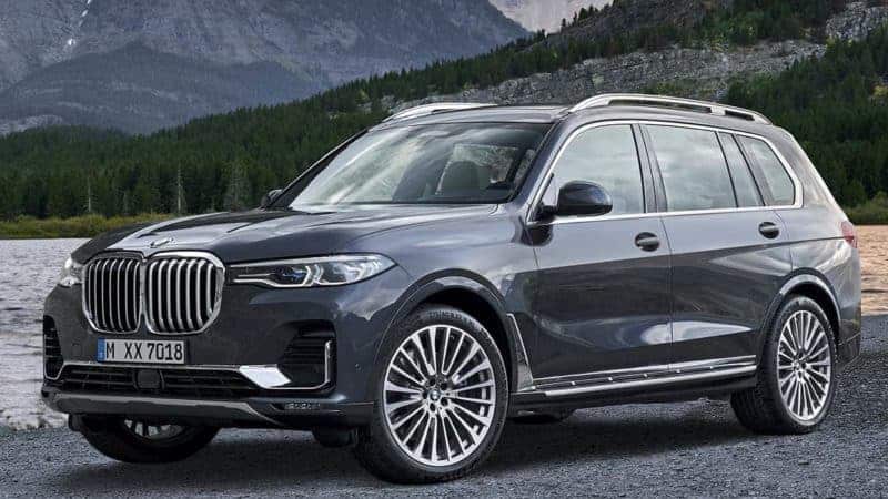 BMW X7 front 3/4 view